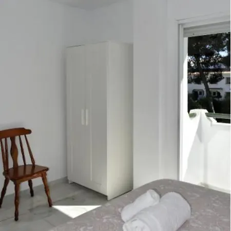 Apartamento ¡nuevo! Zona Tranquila Cerca De La Playa De La Carihuela *